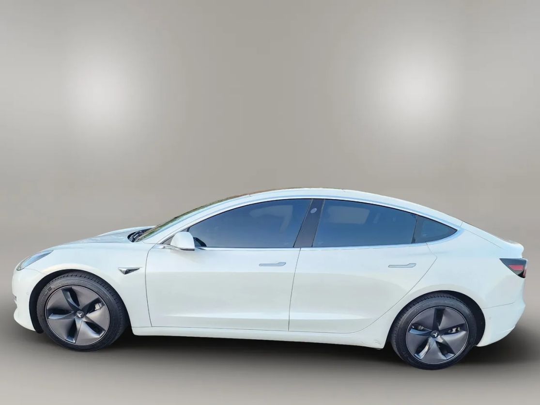 tesla model 3 2018 5YJ3E1EB6JF067056 image tesla model 3 2018 5YJ3E1EB6JF067056 image